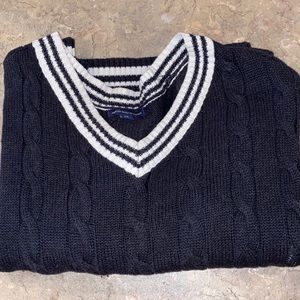 Preppy Knit V-neck Black Sweater!